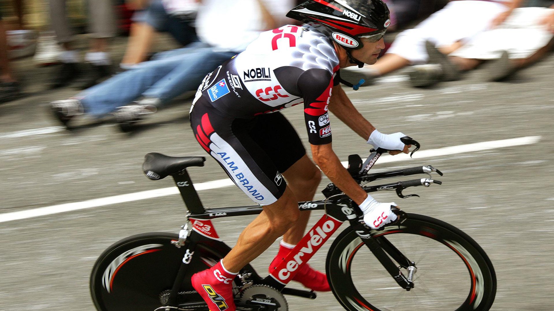 莫兰特用实力证明自己，76人关键战突围尼克斯