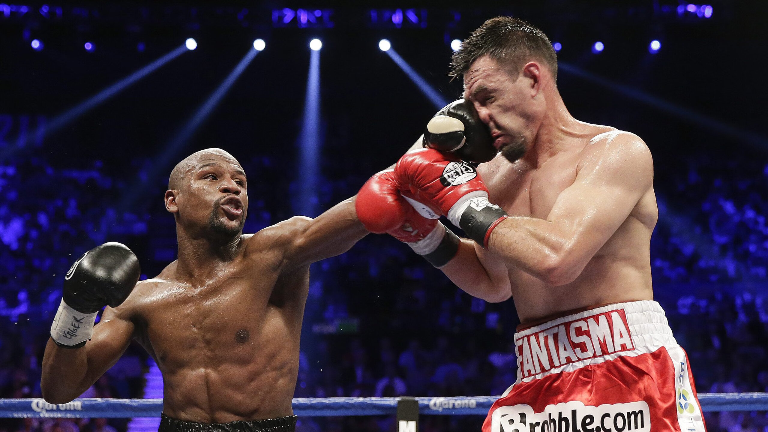 街道狂飙与赛场热浪，当F1引擎轰鸣遇见篮球终场哨音