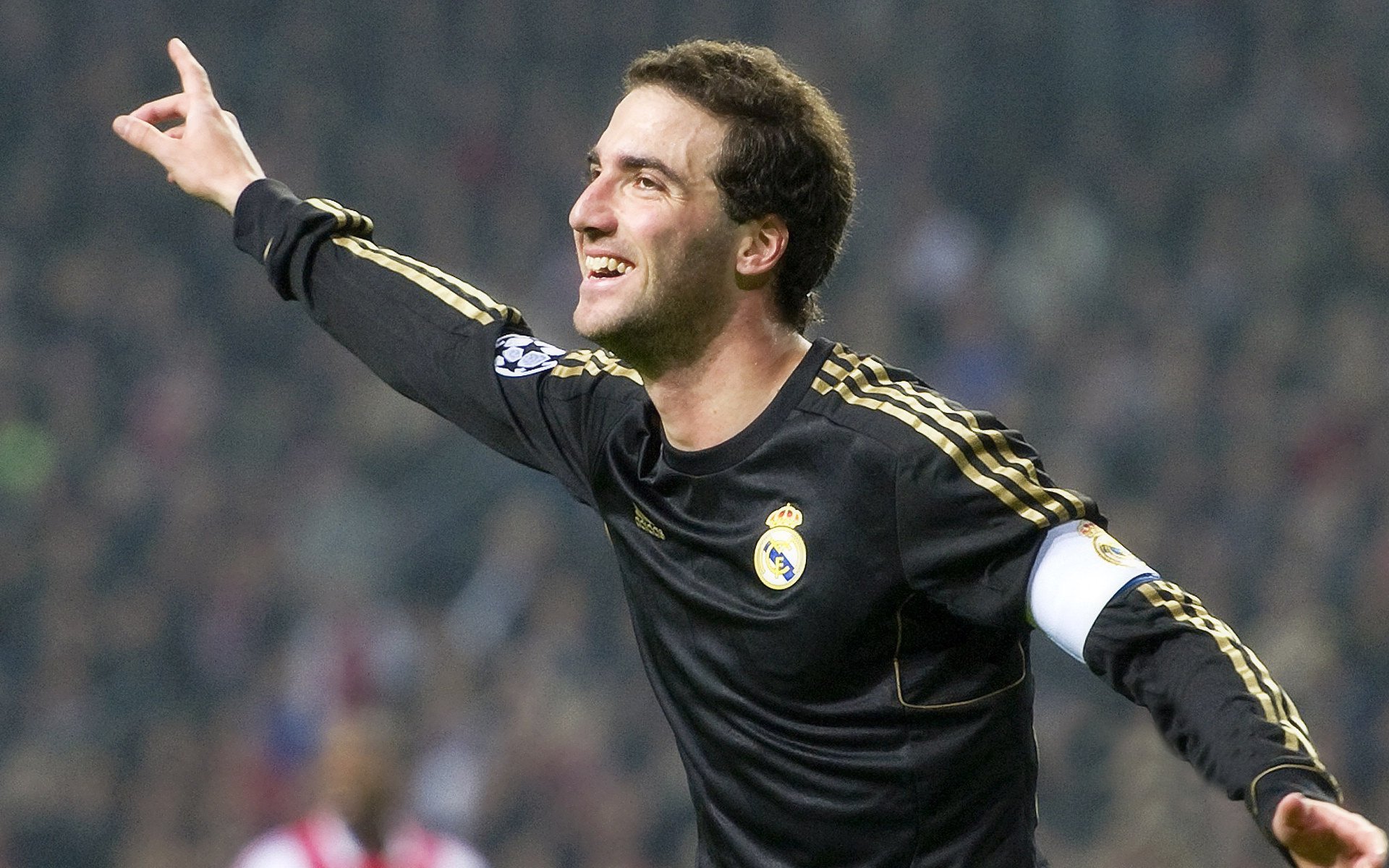 赛道上的逆袭，索伯绝杀迈凯伦，佩雷兹带队登顶