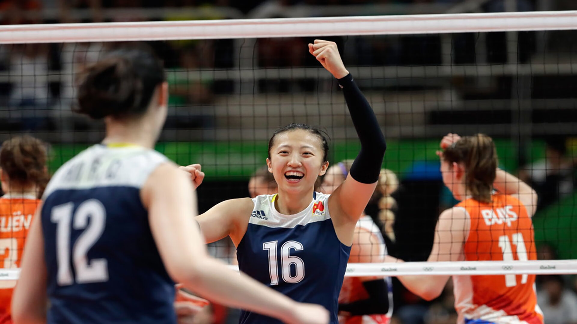 超越数据的征服，当唯一性不再是营销话术，而是一场火热的胜利—皮亚斯特里与阿斯顿马丁，在红色旋风中定义真正的唯一
